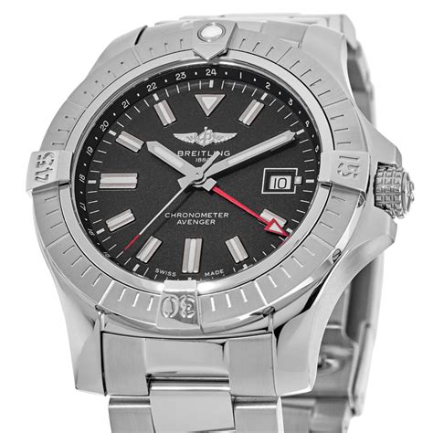 Breitling Avenger 43 GMT Automatic A32397101B1A1 .